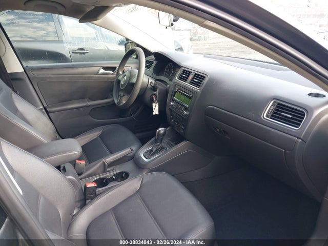 3VWD07AJ4EM226223 Volkswagen Jetta 1.8t Se