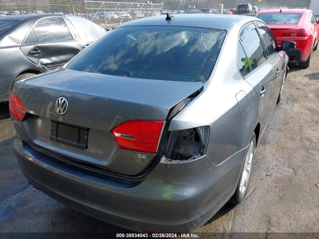 3VWD07AJ4EM226223 Volkswagen Jetta 1.8t Se