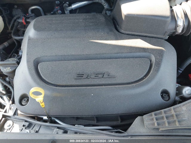 2C4RC1DG7MR539173 Chrysler Voyager Lxi