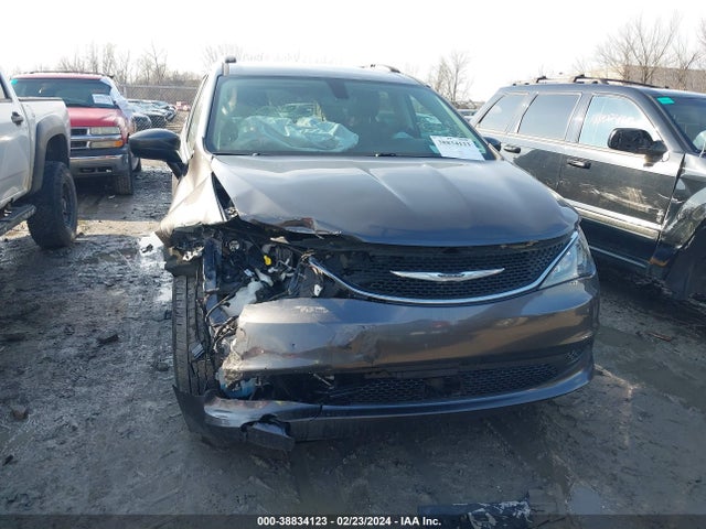 2C4RC1DG7MR539173 Chrysler Voyager Lxi