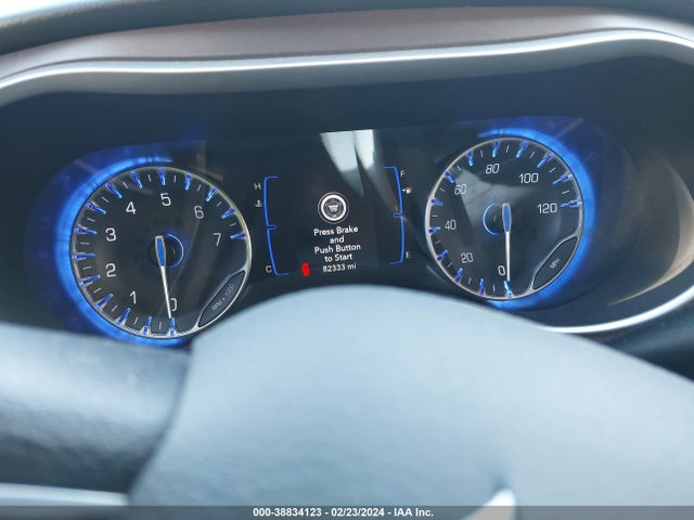 2C4RC1DG7MR539173 Chrysler Voyager Lxi