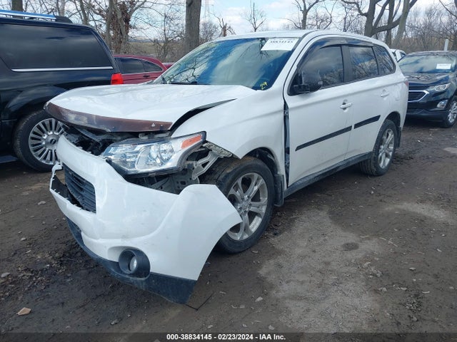JA4AZ3A33EZ012659 Mitsubishi Outlander Se