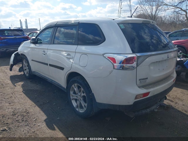 JA4AZ3A33EZ012659 Mitsubishi Outlander Se