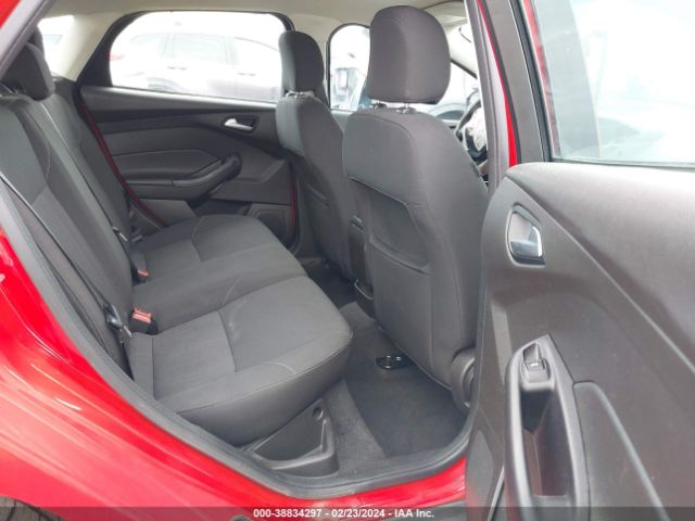 1FADP3K20GL301900 Ford FOCUS SE