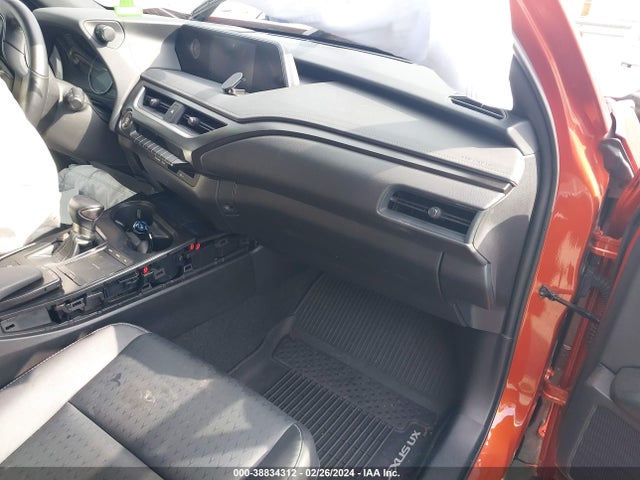 JTHX3JBH0L2025650 Lexus UX 200