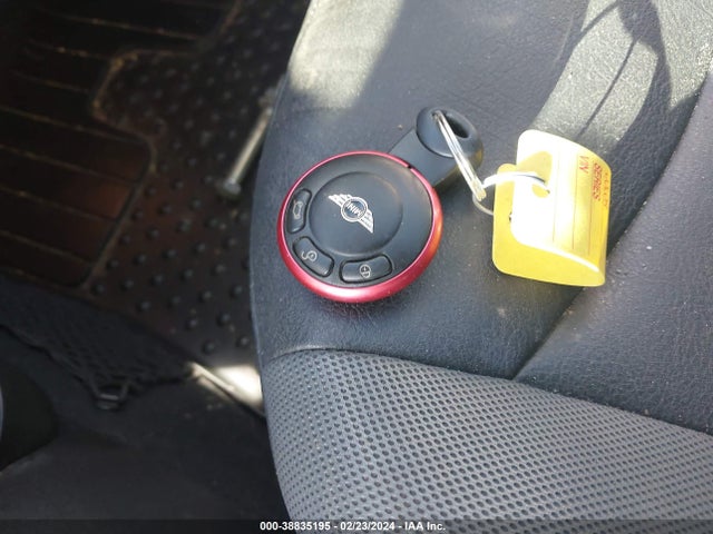 2010 MINI COOPER CLUBMAN WMWML3C57ATX36948 Photo 10
