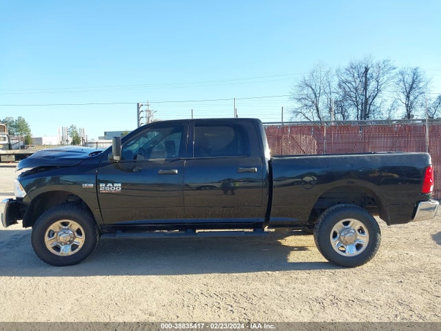 3C6UR5CJ7HG502284 RAM 2500 Tradesman  4x4 6'4 Box