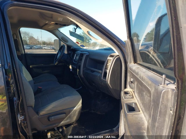 3C6UR5CJ7HG502284 RAM 2500 Tradesman  4x4 6'4 Box