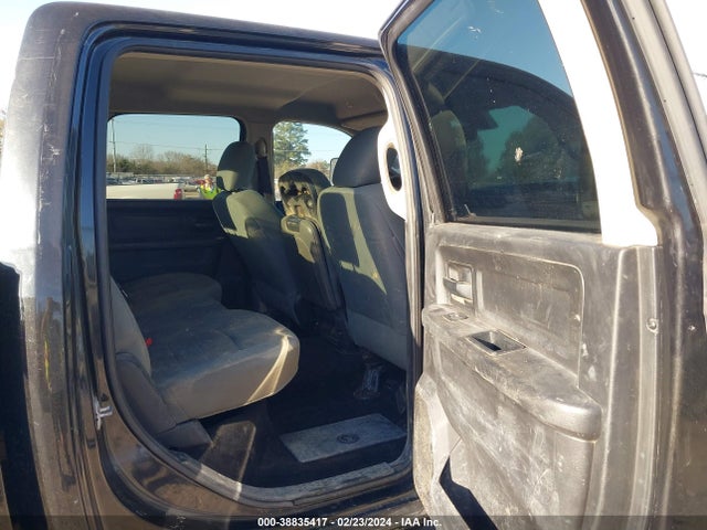 3C6UR5CJ7HG502284 RAM 2500 Tradesman  4x4 6'4 Box