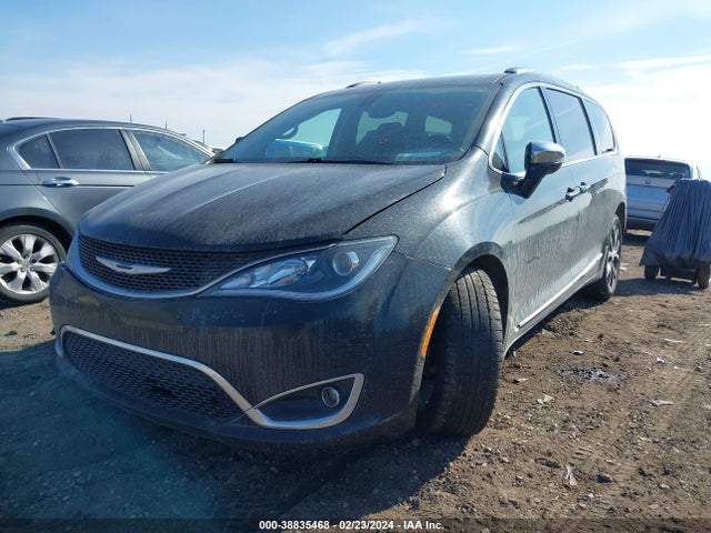 Chrysler Pacifica Limited 2018 2C4RC1GG8JR132003 Image 2