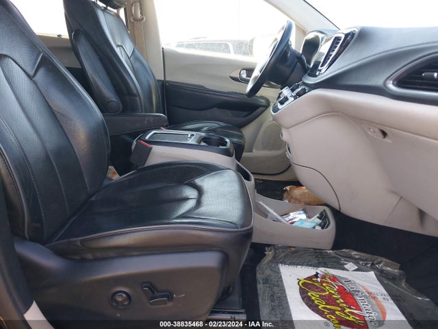 Chrysler Pacifica Limited 2018 2C4RC1GG8JR132003 Image 5