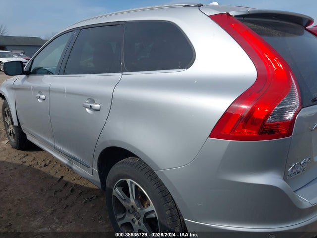 Volvo Xc60 T6 2015 YV4902RK8F2706814 Image 15