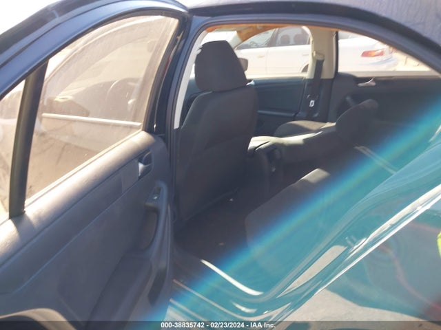 3VW1K7AJ4EM388527 Volkswagen Jetta 2.0l S