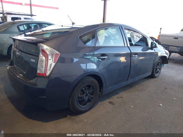 Toyota Prius Two 2014 JTDKN3DU3E0390687 Image 4