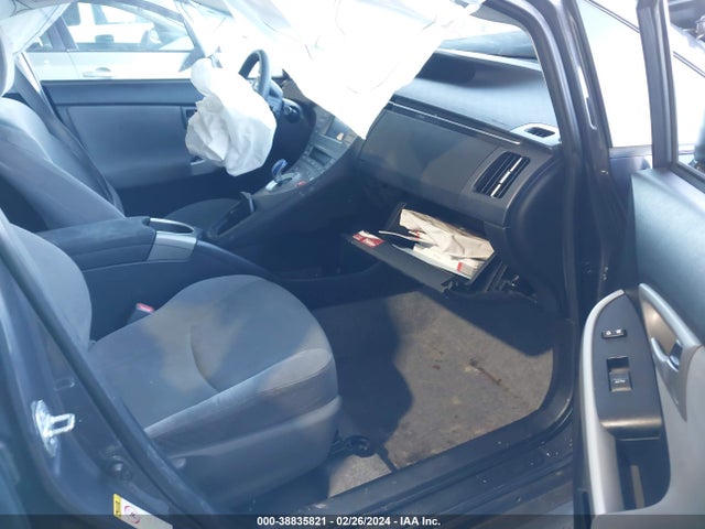 Toyota Prius Two 2014 JTDKN3DU3E0390687 Image 5