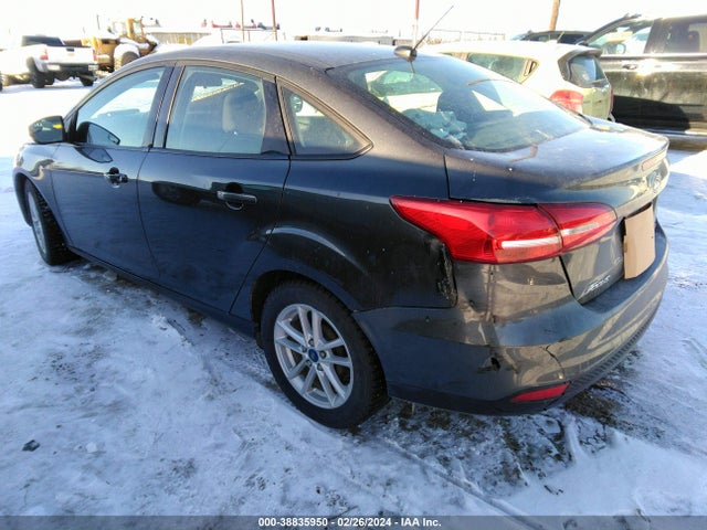 Ford FOCUS SE 2017 1FADP3F24HL223617 Image 3
