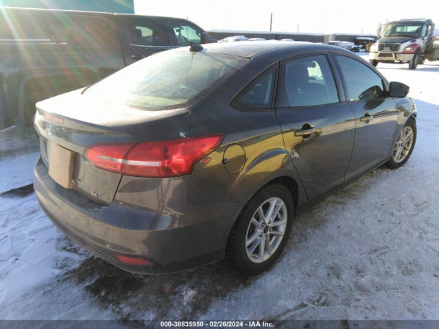 Ford FOCUS SE 2017 1FADP3F24HL223617 Image 4