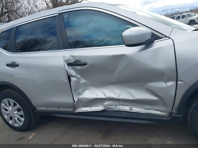 Nissan ROGUE S 2017 JN8AT2MV5HW276670 Image 6