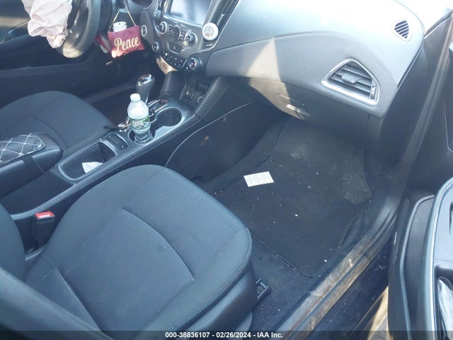 Chevrolet Cruze Lt Auto 2018 1G1BE5SMXJ7177714 Image 5