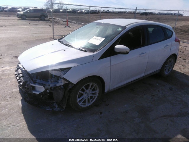 Ford FOCUS SE 2017 1FADP3K27HL216800 Image 2