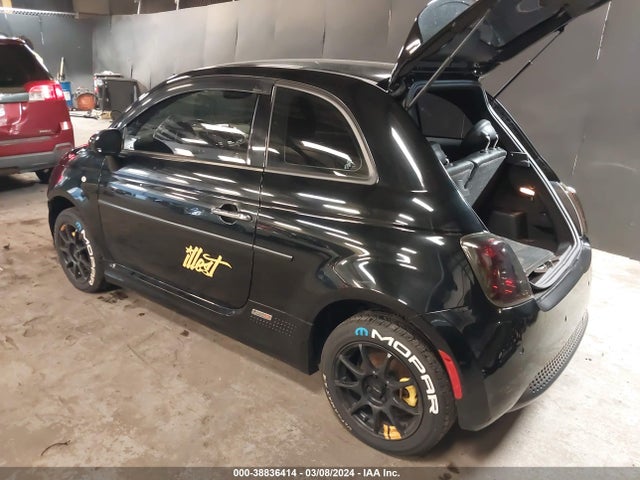 2017 FIAT 500E 3C3CFFGE1HT661541 Photo 2