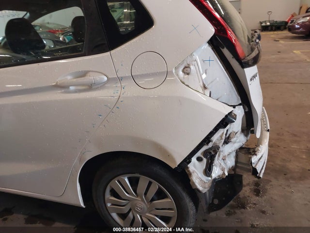 Honda FIT LX 2016 JHMGK5H5XGX024912 Image 13