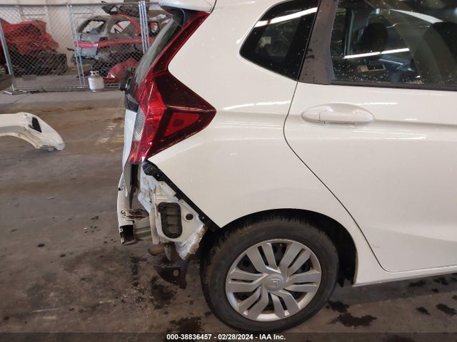 Honda FIT LX 2016 JHMGK5H5XGX024912 Image 17