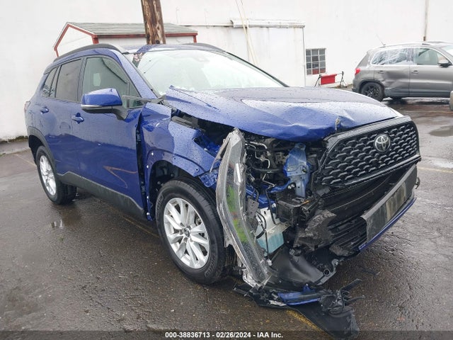 Toyota Corolla Cross Le 2022 7MUBAABG1NV041088 Image 1