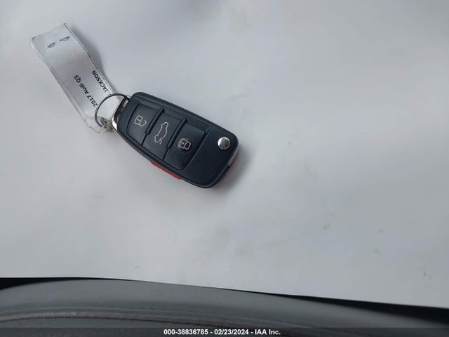 WA1JCCFS1HR006512 Audi Q3 2.0t Premium