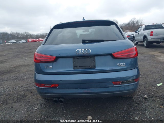 WA1JCCFS1HR006512 Audi Q3 2.0t Premium