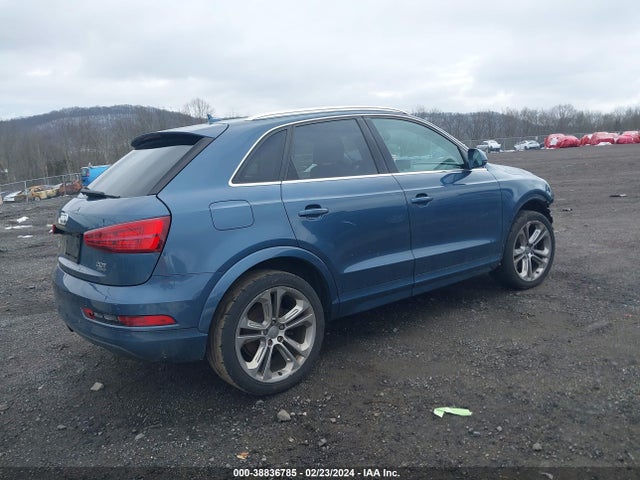 WA1JCCFS1HR006512 Audi Q3 2.0t Premium