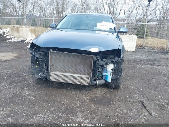 WA1JCCFS1HR006512 Audi Q3 2.0t Premium