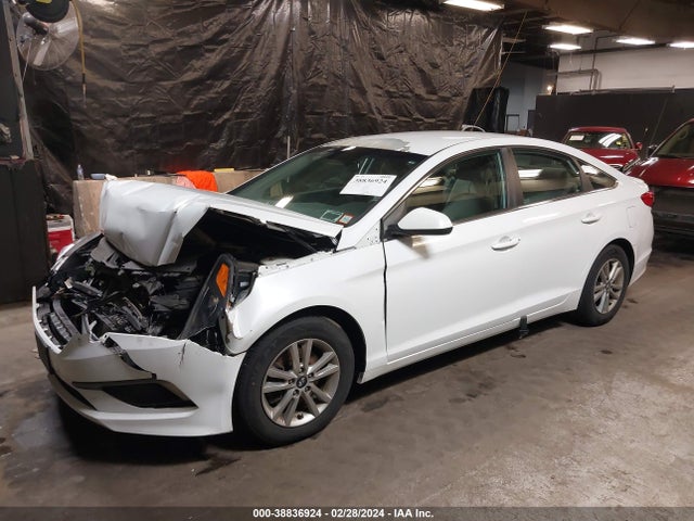 Hyundai SONATA SE 2017 5NPE24AF0HH450921 Image 2