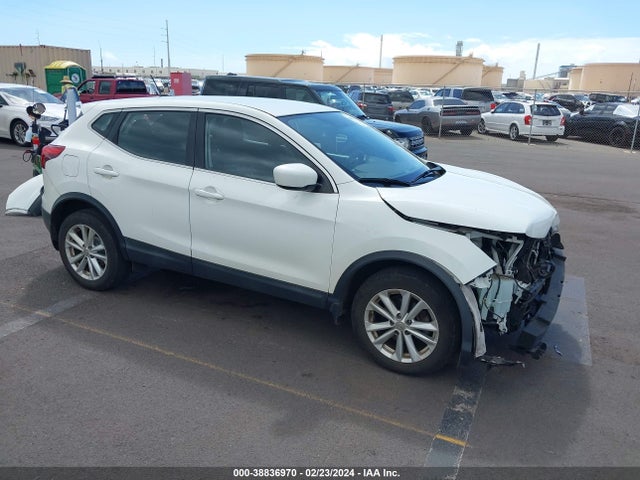 Nissan Rogue Sport S 2018 JN1BJ1CPXJW195529 main image