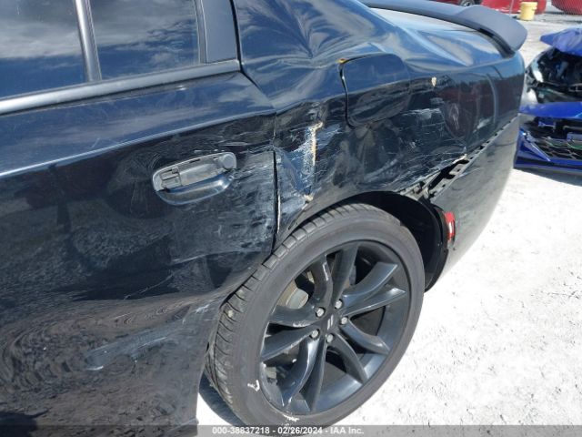2C3CDXBG5JH279774 Dodge Charger Sxt Rwd