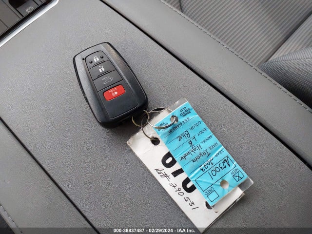 Toyota Highlander Le 2023 5TDKDRAH3PS504023 Image 11