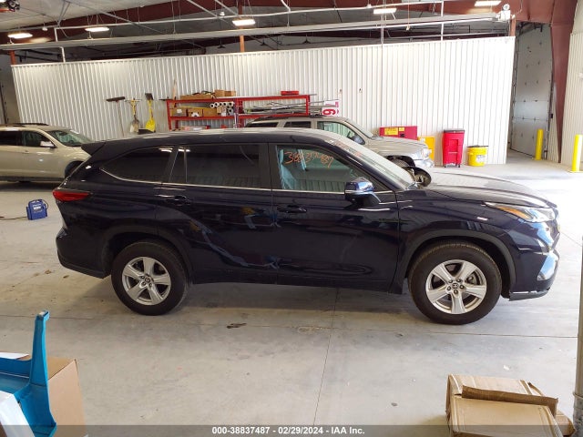 Toyota Highlander Le 2023 5TDKDRAH3PS504023 Image 13