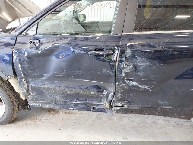 Toyota Highlander Le 2023 5TDKDRAH3PS504023 Image 6
