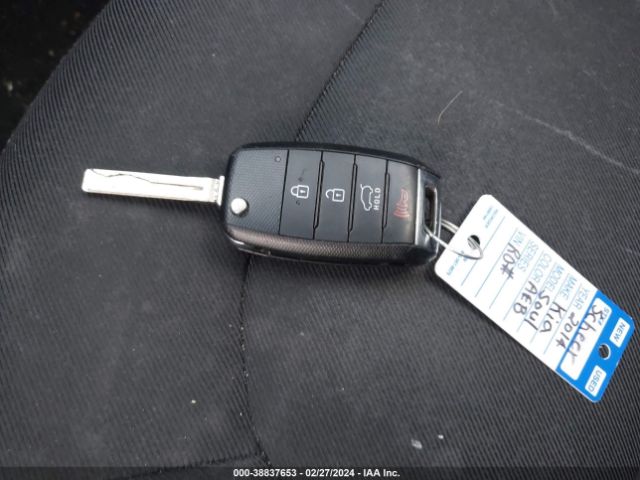 KNDJP3A53E7054497 KIA SOUL +
