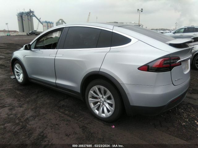 2016 TESLA MODEL X 5YJXCAE25GF016034 Photo 2