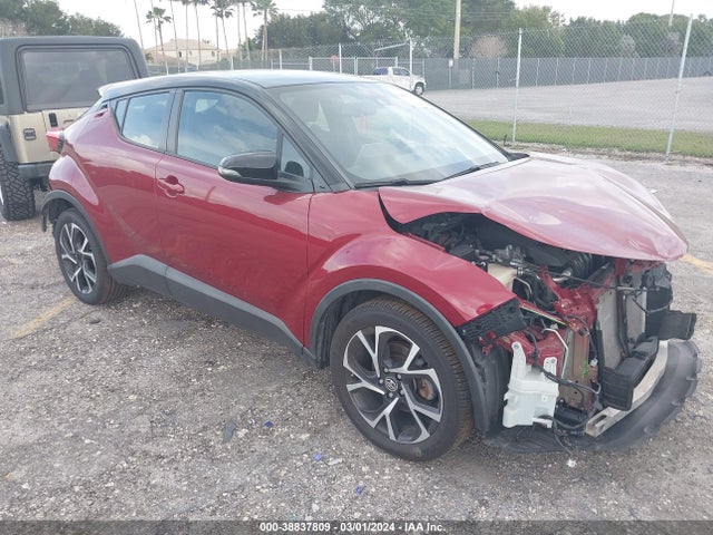 Toyota C-HR XLE 2019 NMTKHMBX3KR085188 Image 1