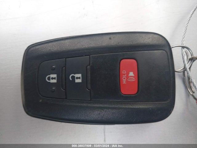 Toyota C-HR XLE 2019 NMTKHMBX3KR085188 Image 11