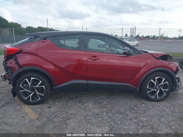 Toyota C-HR XLE 2019 NMTKHMBX3KR085188 Image 14
