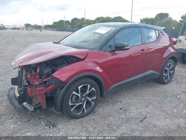 Toyota C-HR XLE 2019 NMTKHMBX3KR085188 Image 2