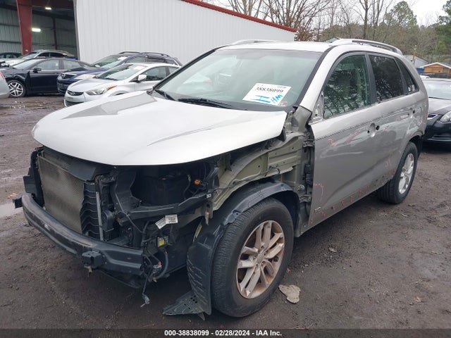 KIA Sorento Lx V6 2015 5XYKTDA77FG563939 Image 2