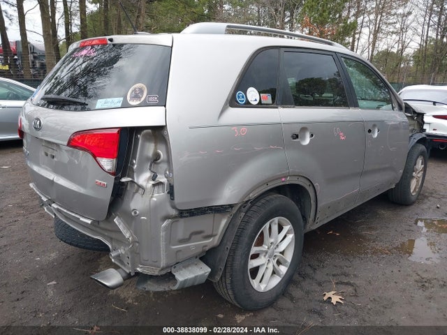 KIA Sorento Lx V6 2015 5XYKTDA77FG563939 Image 4