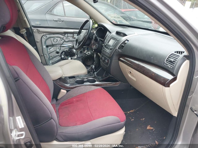 KIA Sorento Lx V6 2015 5XYKTDA77FG563939 Image 5