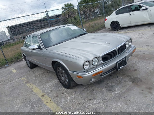 1999 JAGUAR XJ8 SAJHX1046XC859689 Photo 0