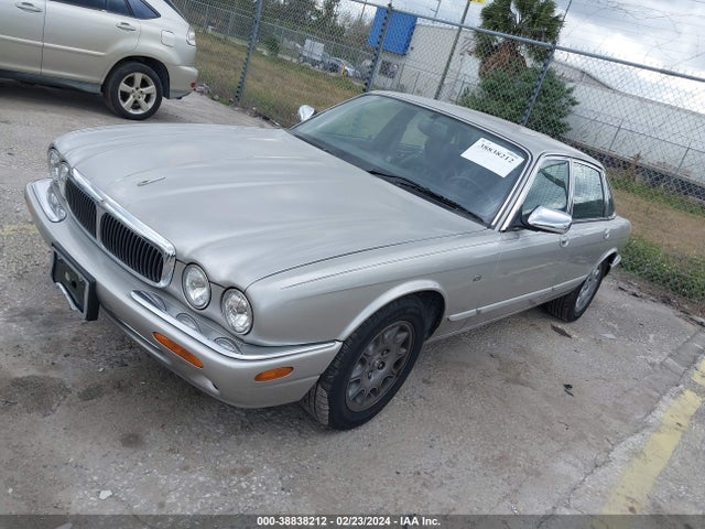 1999 JAGUAR XJ8 SAJHX1046XC859689 Photo 1