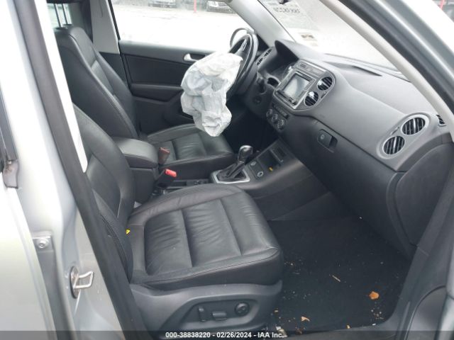 WVGTV7AX4HK019763 Volkswagen Tiguan 2.0t Sport